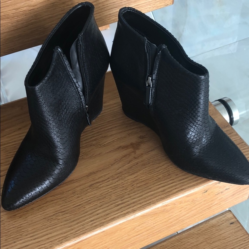 BCBG MaxAzria Booties - Picture 3 of 4